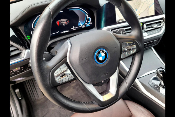 BMW 3 Serie Touring 320e LUXURY, Mokka Sport-leder, Stuurverw. Laser (1e eig. NL NAP)