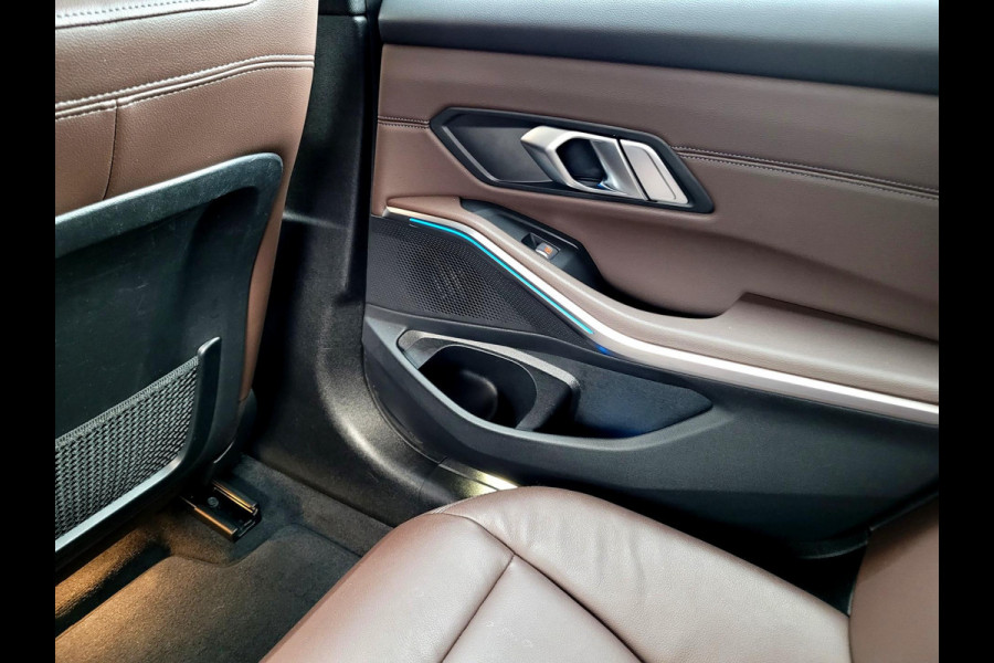 BMW 3 Serie Touring 320e LUXURY, Mokka Sport-leder, Stuurverw. Laser (1e eig. NL NAP)