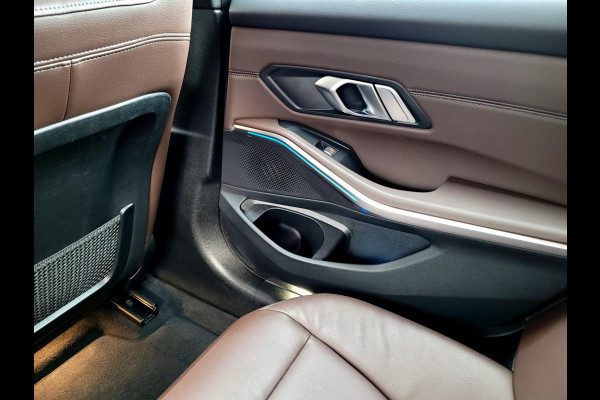 BMW 3 Serie Touring 320e LUXURY, Mokka Sport-leder, Stuurverw. Laser (1e eig. NL NAP)