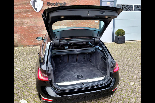 BMW 3 Serie Touring 320e LUXURY, Mokka Sport-leder, Stuurverw. Laser (1e eig. NL NAP)