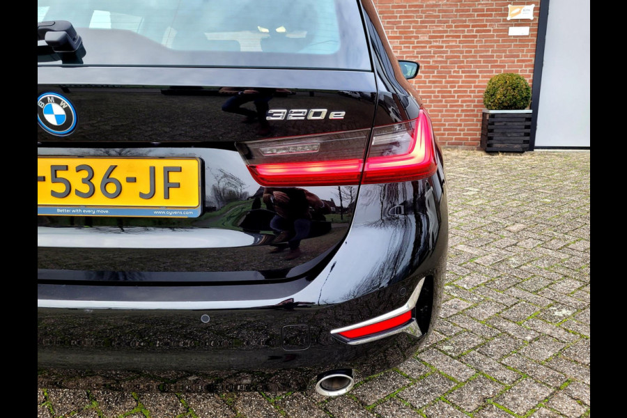 BMW 3 Serie Touring 320e LUXURY, Mokka Sport-leder, Stuurverw. Laser (1e eig. NL NAP)