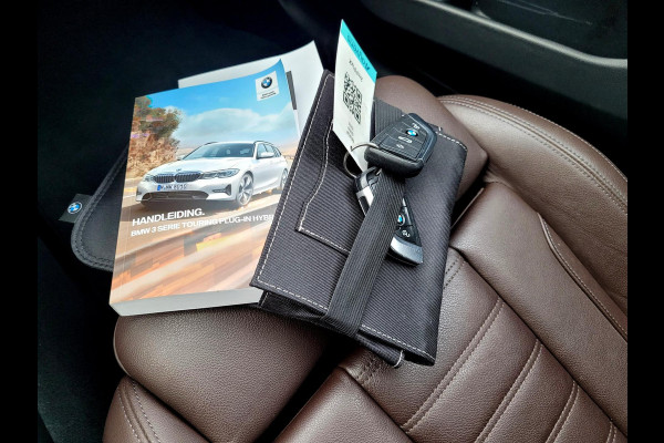 BMW 3 Serie Touring 320e LUXURY, Mokka Sport-leder, Stuurverw. Laser (1e eig. NL NAP)