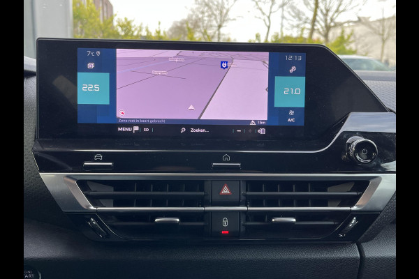 Citroën Ë-C4 Shine 50 kWh SOH 98% 3-FASE LADER | VAN: €19.900 VOOR: €17.877- UW EINDEJAARSVOORDEEL: €2.023| stuur + stoel verwarming | trekhaak | head-up display | Camera | keyles start & go | dodehoek | Rijklaar geleverd met 12 maanden BOVAG-garantie