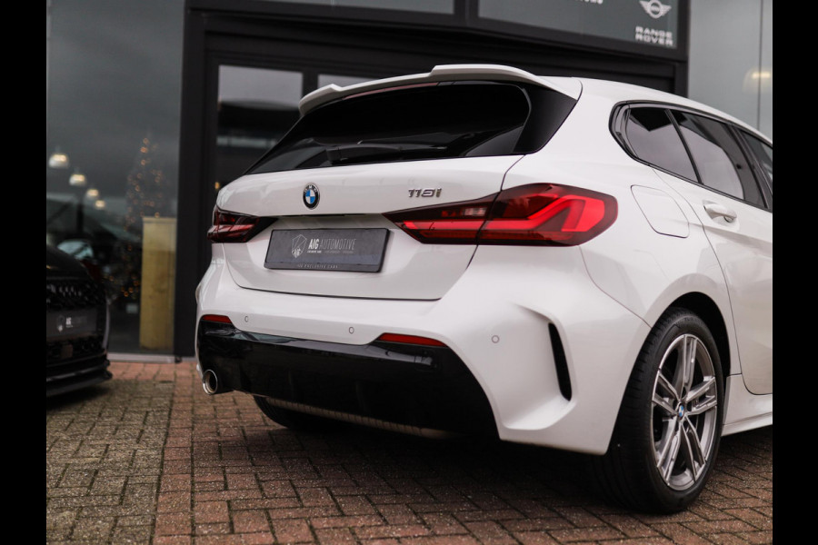 BMW 1-serie 118i High Executive | M-Sport | PDC | LED | Cruise Control