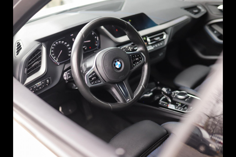 BMW 1-serie 118i High Executive | M-Sport | PDC | LED | Cruise Control