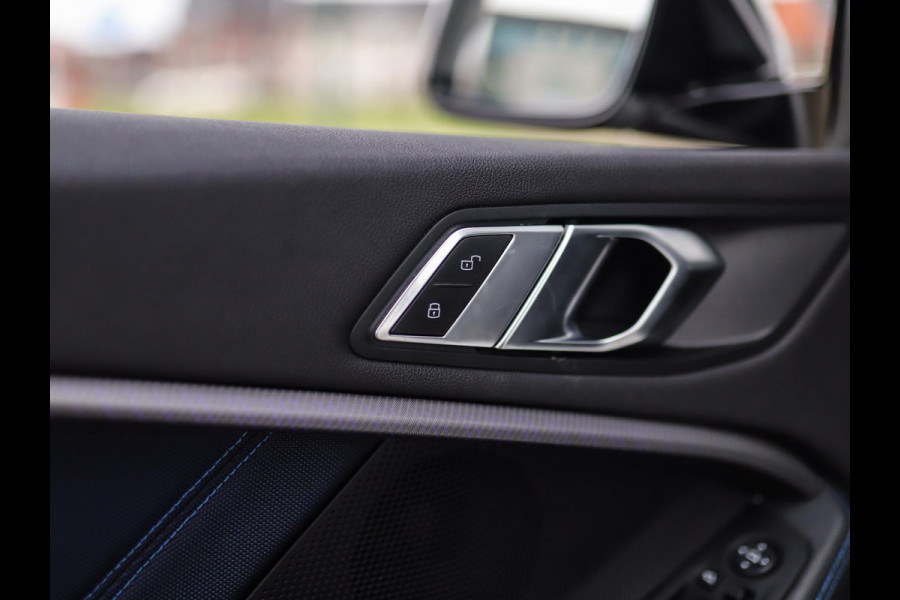 BMW 1-serie 118i High Executive | M-Sport | PDC | LED | Cruise Control