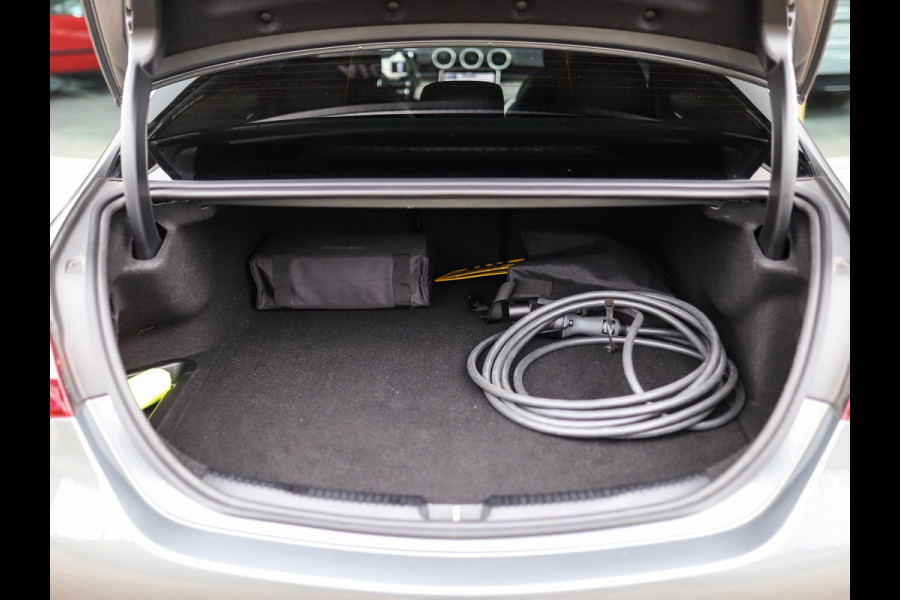 Mercedes-Benz C-Klasse 300 e AMG Line | Leder | Camera | Stoelverw. | Pano