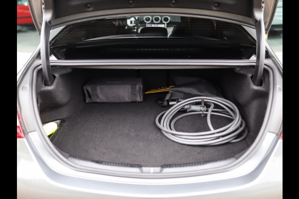 Mercedes-Benz C-Klasse 300 e AMG Line | Leder | Camera | Stoelverw. | Pano