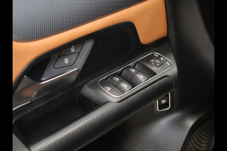 Mercedes-Benz Glb 200 Advantage [SCHUIFKANTELDAK, CRUISE CONTROL, APPLE CARPLAY, ACHTERUITRIJCAMERA, PDC V+A, AUTOMATISCHE AIROC, ELEKTRISCHE ACHTERKLEP, NIEUWSTAAT]