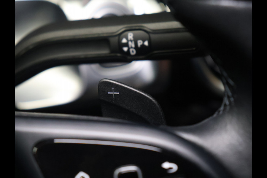 Mercedes-Benz Glb 200 Advantage [SCHUIFKANTELDAK, CRUISE CONTROL, APPLE CARPLAY, ACHTERUITRIJCAMERA, PDC V+A, AUTOMATISCHE AIROC, ELEKTRISCHE ACHTERKLEP, NIEUWSTAAT]