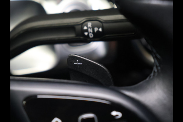 Mercedes-Benz Glb 200 Advantage [SCHUIFKANTELDAK, CRUISE CONTROL, APPLE CARPLAY, ACHTERUITRIJCAMERA, PDC V+A, AUTOMATISCHE AIROC, ELEKTRISCHE ACHTERKLEP, NIEUWSTAAT]