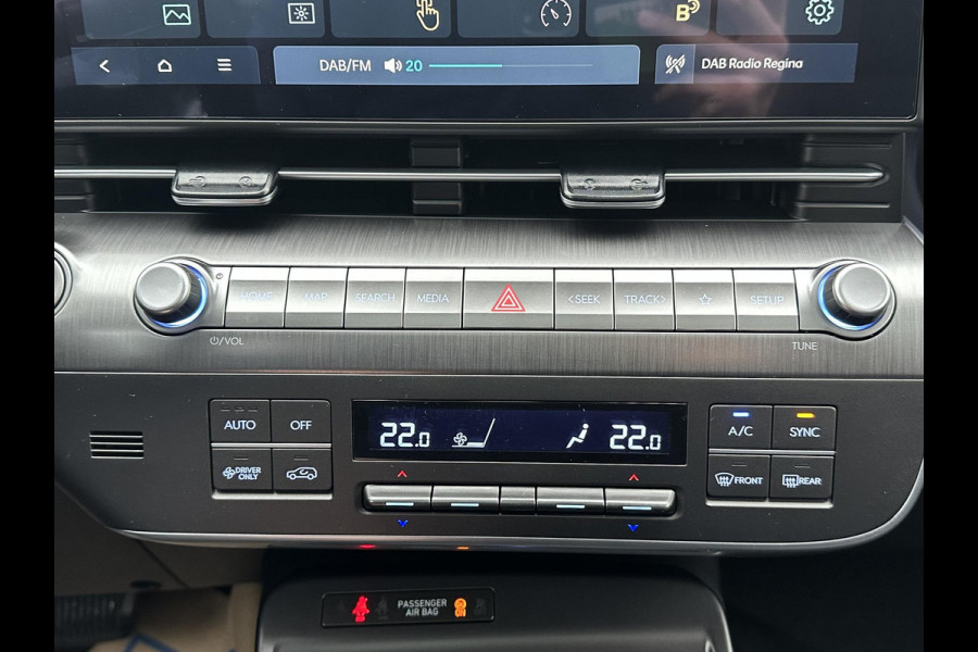 Hyundai Kona 1.6 GDI HEV Premium Sky FULL HYBRID | NIEUWE AUTO MET REGISTRATIE | VOLLE AUTO! | FABR GARANTIE T/M 12-2029| PANO | STOEL VENTILATIE EN VERWARMING| STUUR VERWARMING| SUPER COMPLEET!|