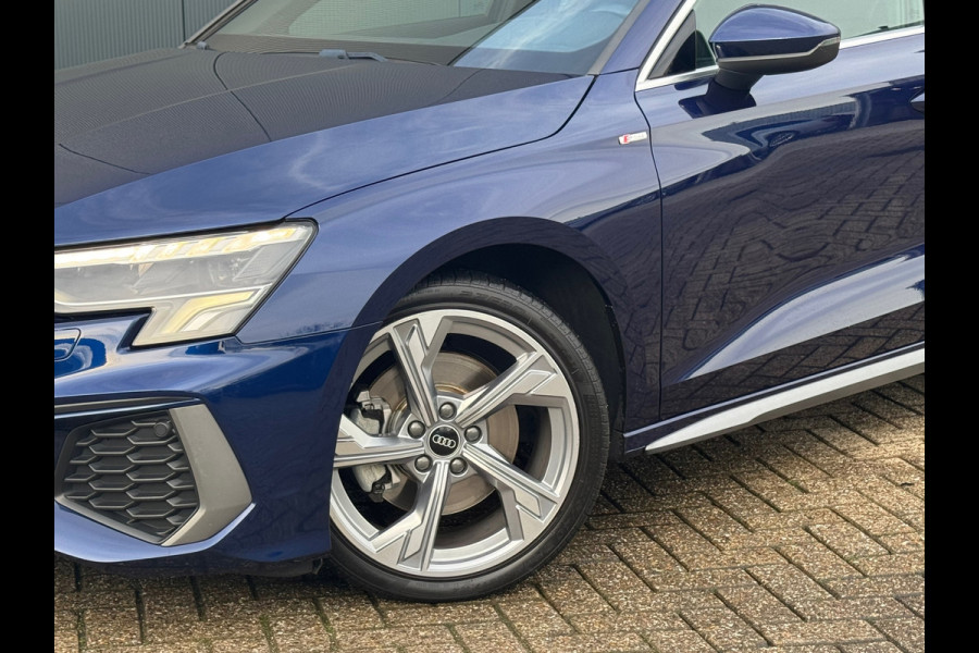 Audi A3 Sportback 30 TFSI S-line edition * Navigatie * Parkeersensoren * Audi Sound *