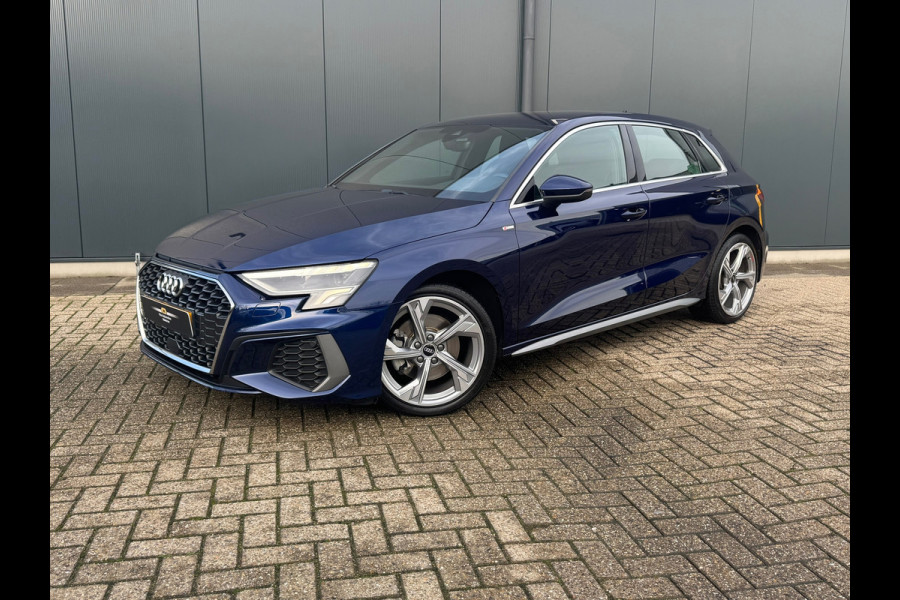 Audi A3 Sportback 30 TFSI S-line edition * Navigatie * Parkeersensoren * Audi Sound *