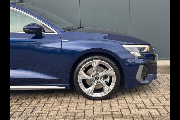 Audi A3 Sportback 30 TFSI S-line edition * Navigatie * Parkeersensoren * Audi Sound *