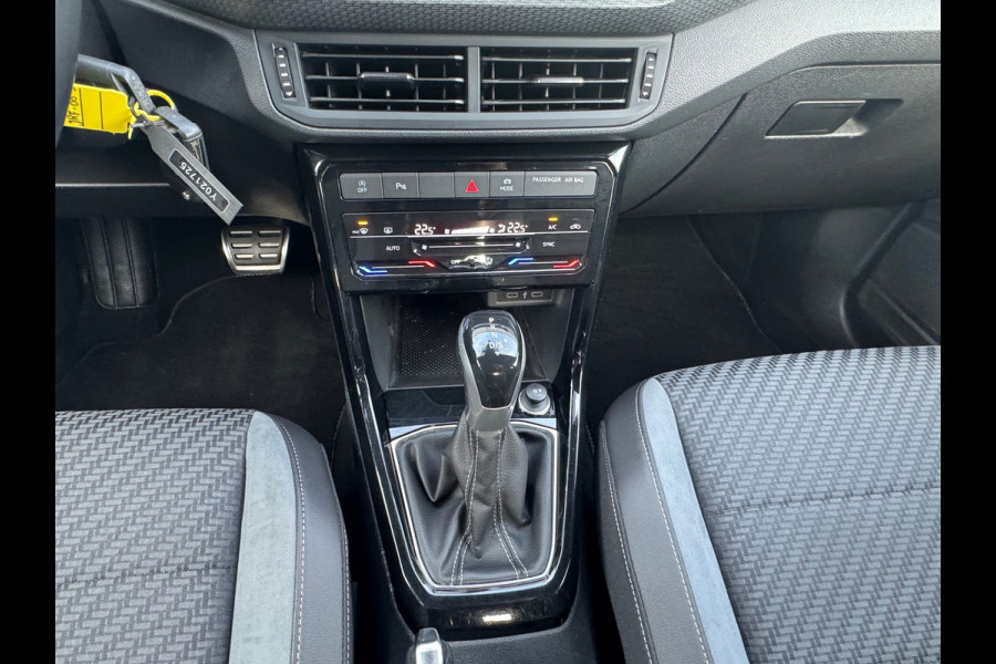 Volkswagen T-Cross 1.0 TSI Automaat R-Line * Carplay * Virtual Cockpit * Climate Control * Adaptieve Cruise *