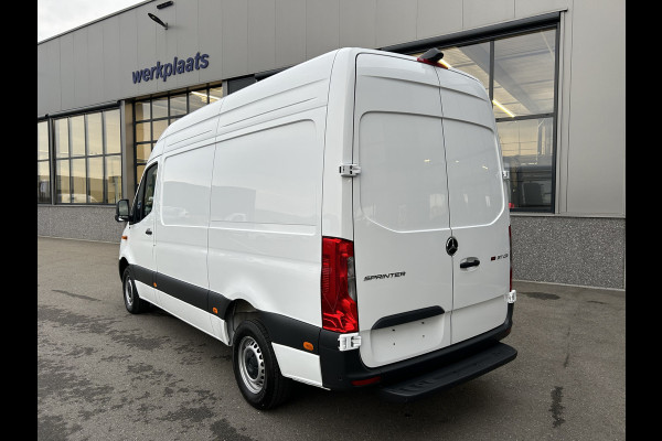 Mercedes-Benz Sprinter 317 CDI L2 H2 MBUX / 360 Camera / Navigatie / Geveerde stoel / Cruise control / Airco / 270 Graden achterdeuren