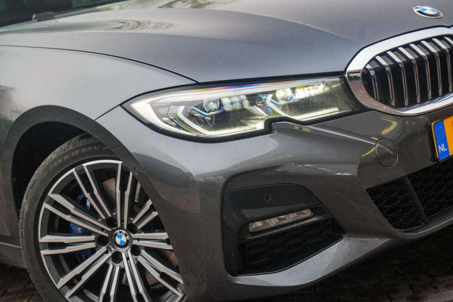 BMW 3 Serie Touring 330e High Executive M Sport Panodak Harman Kardon HUD Leer Alcantara