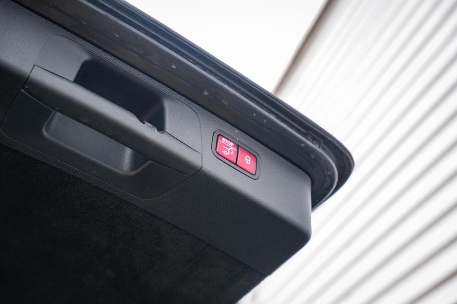 Mercedes-Benz E-Klasse E300 de Panodak Burmester 360 Camera HUD Trekhaak Keyless