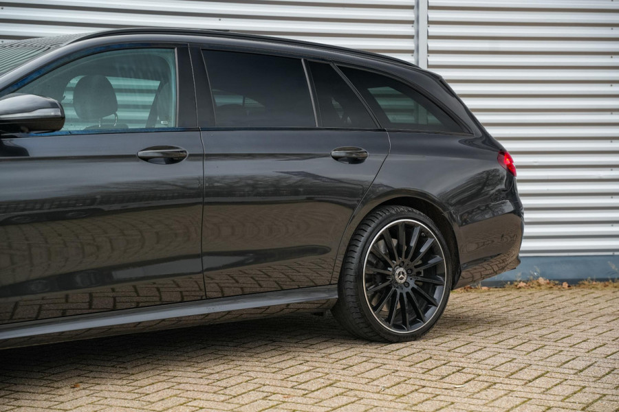 Mercedes-Benz E-Klasse E300 de Panodak Burmester 360 Camera HUD Trekhaak Keyless