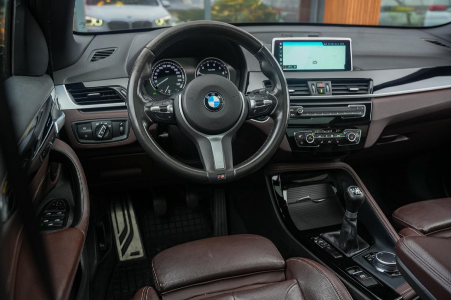 BMW X1 sDrive18i High Executive Edition M-Pakket/ pano/ org NL/ NAP