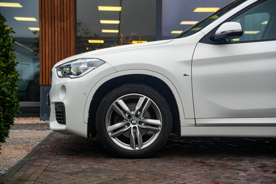 BMW X1 sDrive18i High Executive Edition M-Pakket/ pano/ org NL/ NAP