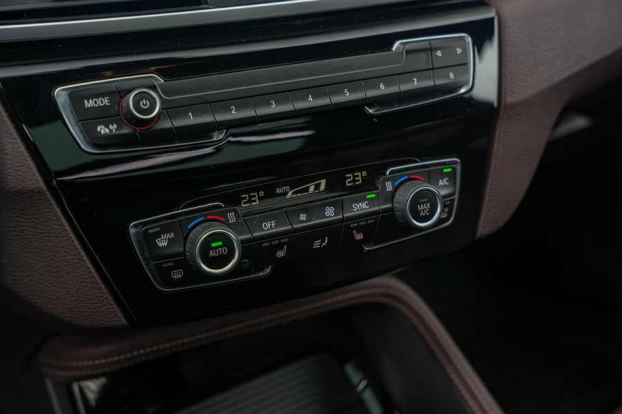 BMW X1 sDrive18i High Executive Edition M-Pakket/ pano/ org NL/ NAP