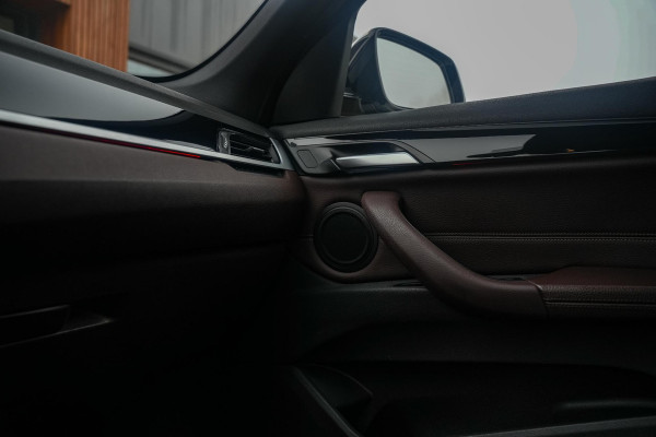 BMW X1 sDrive18i High Executive Edition M-Pakket/ pano/ org NL/ NAP