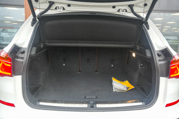 BMW X1 sDrive18i High Executive Edition M-Pakket/ pano/ org NL/ NAP