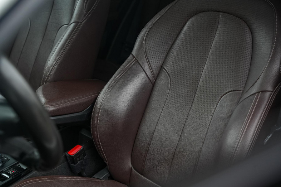 BMW X1 sDrive18i High Executive Edition M-Pakket/ pano/ org NL/ NAP