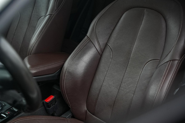 BMW X1 sDrive18i High Executive Edition M-Pakket/ pano/ org NL/ NAP