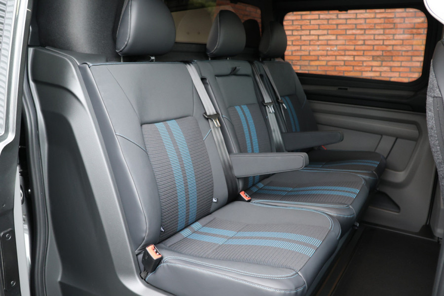 Ford Transit Custom 300 2.0 TDCI L2H1 Sport 170 PK DC | Dubbel Cabine | 360 Camera | ACC | Blind Spot | Navigatie | Camera | CarPlay | Lane Assist | Elek. Trekhaak | 5-Zitter | BPM VRIJ | Verlengde fabrieksgarantie tot 12-2029