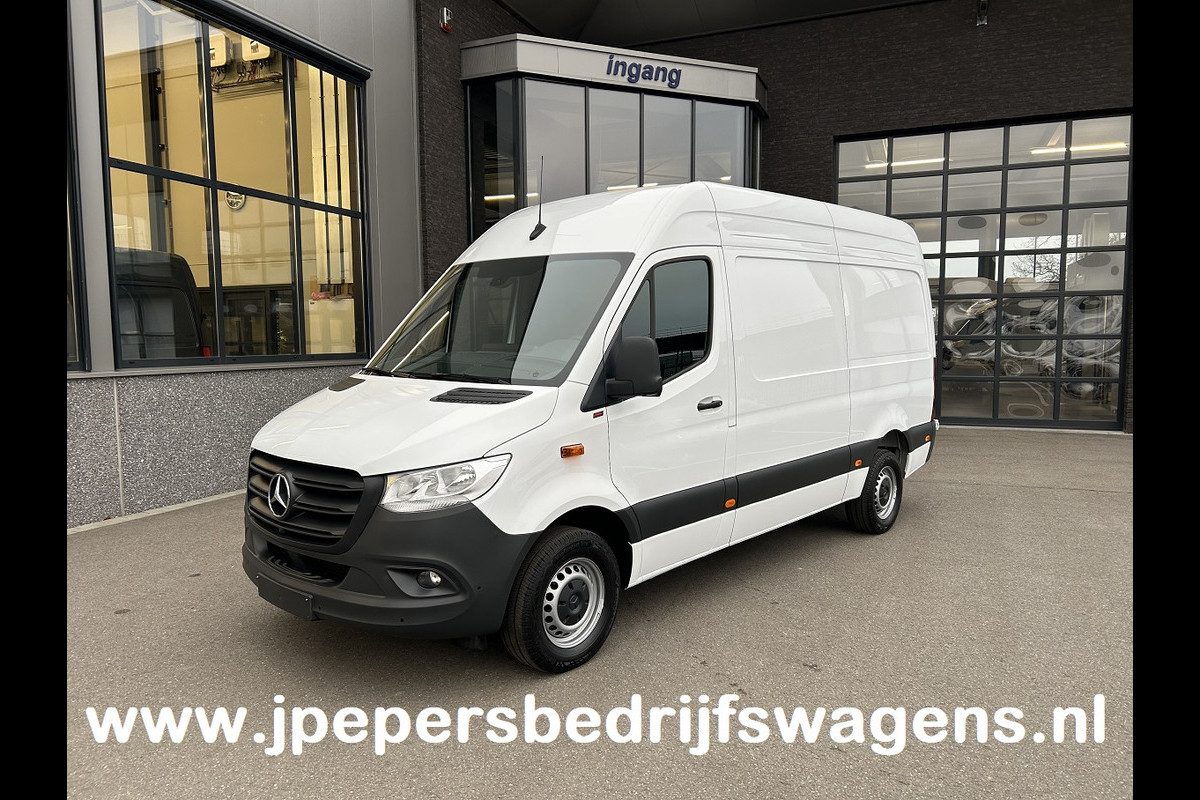 Mercedes-Benz Sprinter 317 CDI L2 H2 MBUX / 360 Camera / Parkeersensoren / Navigatie / Cruise control / Airco / 270 Graden achterdeuren
