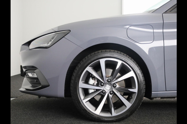 Seat Leon Sportstourer 1.5 TSI e-Hybrid FR PHEV First Edition 204 pk Automaat | Verlengde garantie | Navigatie | Parkeersensoren | Achteruitrijcamera | Adaptieve cruise control |