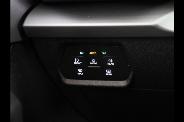 Seat Leon Sportstourer 1.5 TSI e-Hybrid FR PHEV First Edition 204 pk Automaat | Verlengde garantie | Navigatie | Parkeersensoren | Achteruitrijcamera | Adaptieve cruise control |