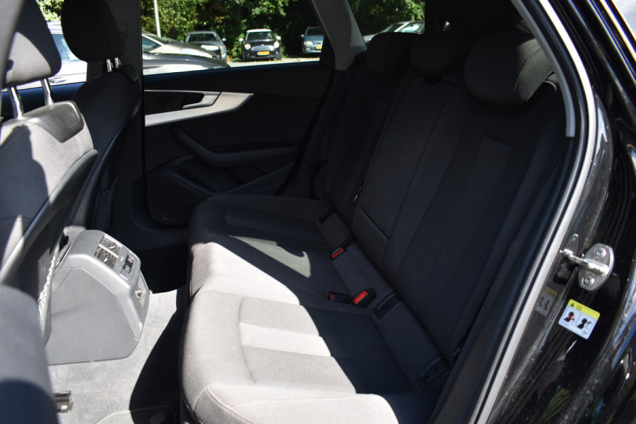 Audi A4 Avant 35 TFSI 150PK S-TRONIC SPORT EDITION NAVI/PDC/LED