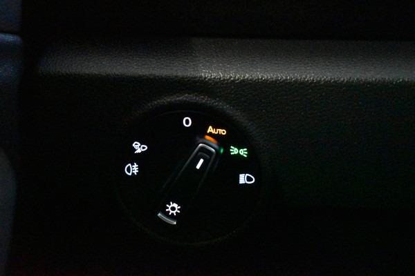 Volkswagen T-Roc 1.5 TSI 150PK DSG STYLE FABRIEKS GARANTIE VIRTUAL/CARPLAY/CAMERA