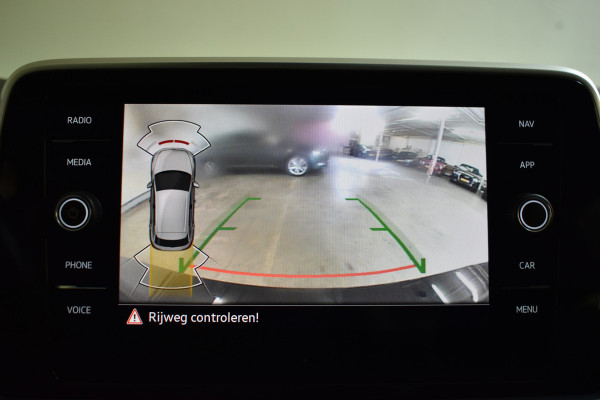 Volkswagen T-Roc 1.5 TSI 150PK DSG STYLE FABRIEKS GARANTIE VIRTUAL/CARPLAY/CAMERA