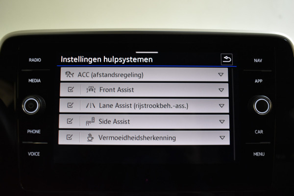 Volkswagen T-Roc 1.5 TSI 150PK DSG STYLE FABRIEKS GARANTIE VIRTUAL/CARPLAY/CAMERA