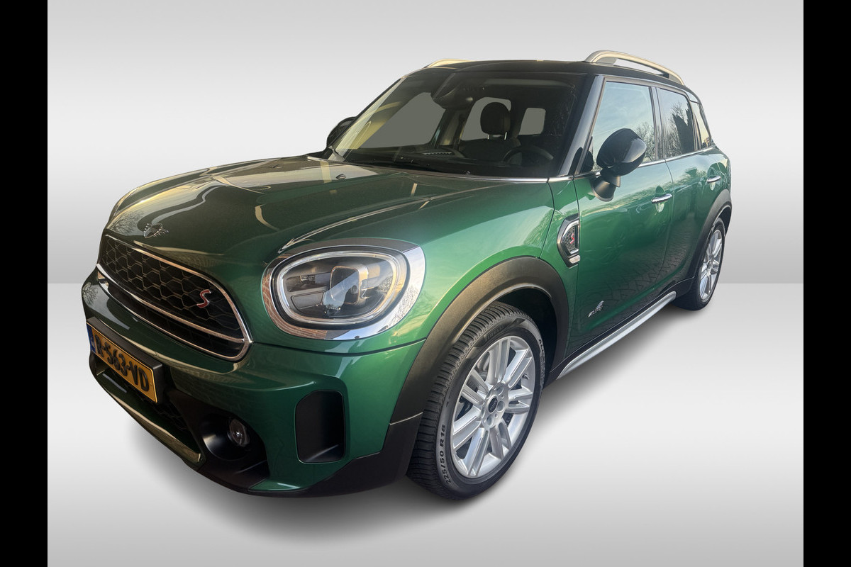 MINI Countryman 2.0 Cooper S ALL4 Classic / Trekhaak / Camera / Head-up / Keyless / 18'' / CarPlay / Stoelverwarming / DAB / Cruise Control