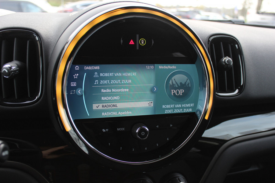 MINI Countryman 2.0 Cooper S ALL4 Classic / Trekhaak / Camera / Head-up / Keyless / 18'' / CarPlay / Stoelverwarming / DAB / Cruise Control