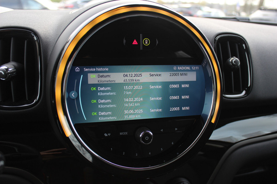 MINI Countryman 2.0 Cooper S ALL4 Classic / Trekhaak / Camera / Head-up / Keyless / 18'' / CarPlay / Stoelverwarming / DAB / Cruise Control