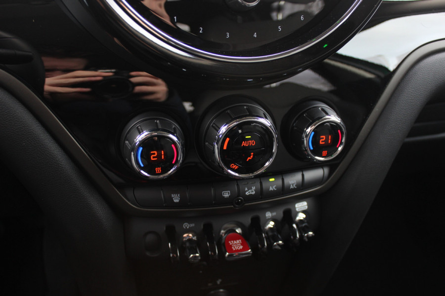 MINI Countryman 2.0 Cooper S ALL4 Classic / Trekhaak / Camera / Head-up / Keyless / 18'' / CarPlay / Stoelverwarming / DAB / Cruise Control