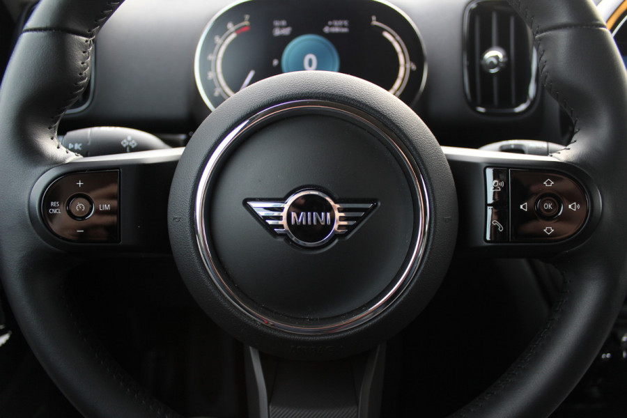 MINI Countryman 2.0 Cooper S ALL4 Classic / Trekhaak / Camera / Head-up / Keyless / 18'' / CarPlay / Stoelverwarming / DAB / Cruise Control