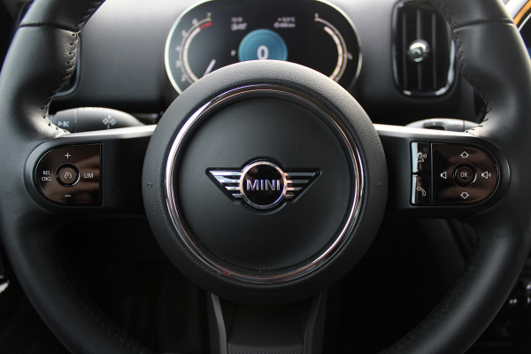 MINI Countryman 2.0 Cooper S ALL4 Classic / Trekhaak / Camera / Head-up / Keyless / 18'' / CarPlay / Stoelverwarming / DAB / Cruise Control