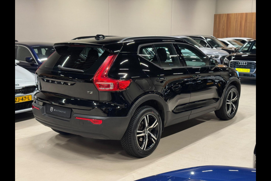 Volvo XC40 1.5 T3 163PK Momentum, Navi, Cruise, Cam, PDC, Clima, Voll Led, Bluetooth/Tel, Private Glas, Volledig Onderhouden