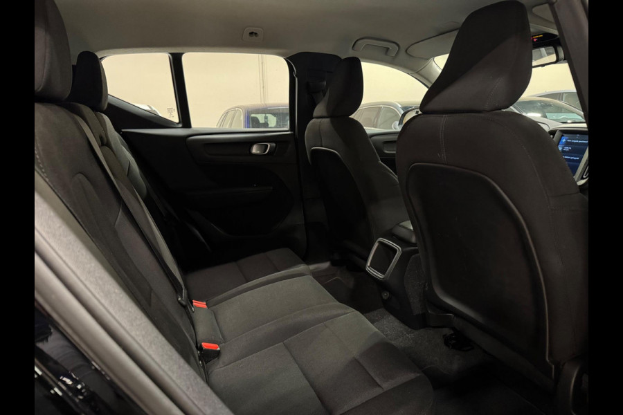Volvo XC40 1.5 T3 163PK Momentum, Navi, Cruise, Cam, PDC, Clima, Voll Led, Bluetooth/Tel, Private Glas, Volledig Onderhouden