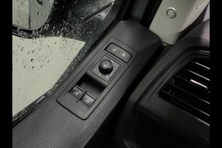 Volkswagen Transporter 2.0TSI 150pk L2/H1 2X Schuifdeur Benzine!