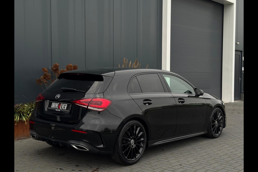 Mercedes-Benz A-Klasse 180 B.Sol AMG Ni Upg Widescreen Navi Camera PDC Led Leder