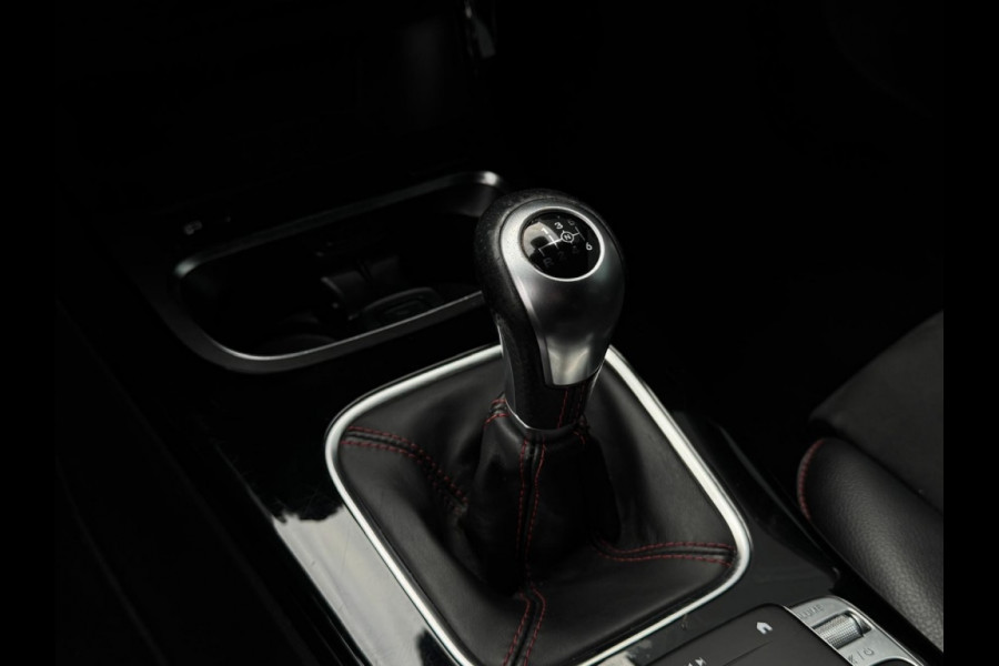 Mercedes-Benz A-Klasse 180 B.Sol AMG Ni Upg Widescreen Navi Camera PDC Led Leder